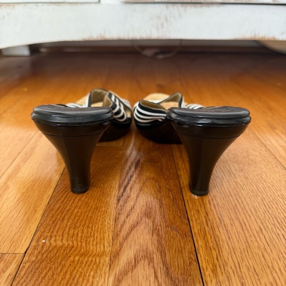 Sofft criss cross striped heels - Picture 6 of 9